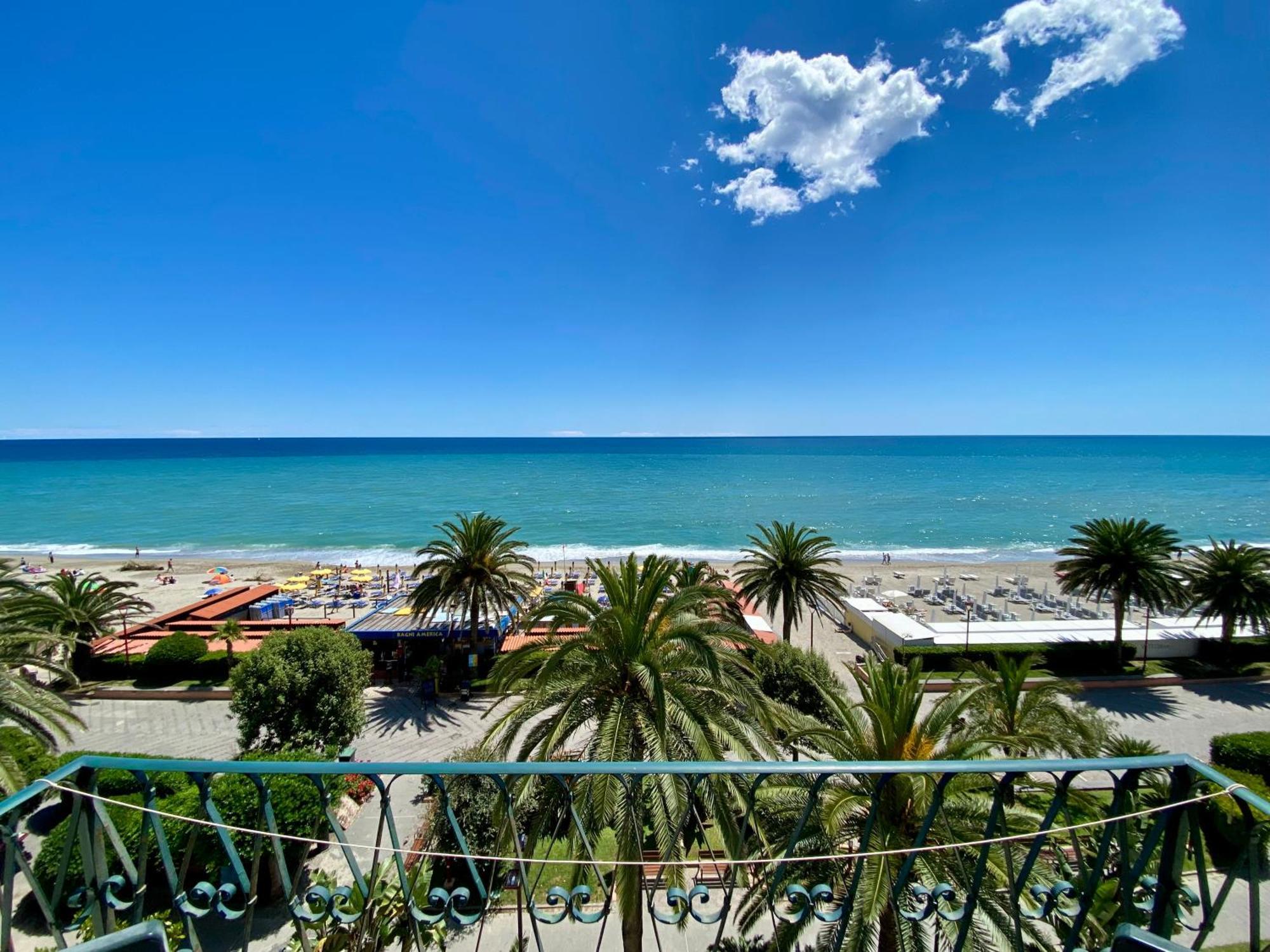 Hotel Gambone Finale Ligure Exterior foto