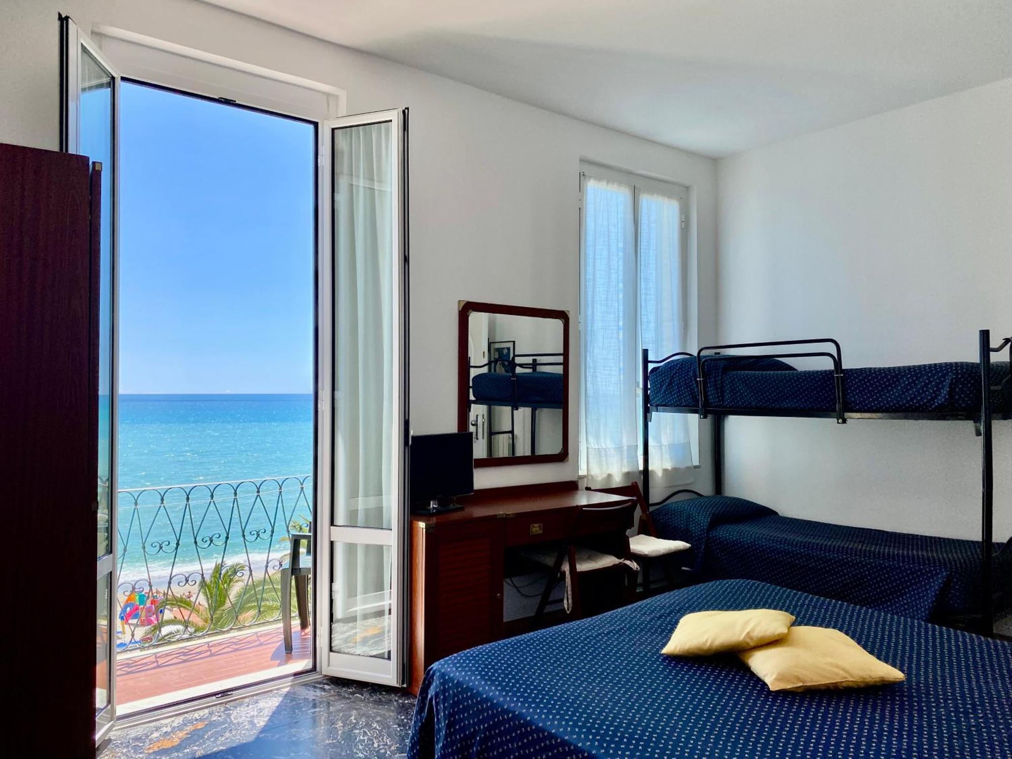 Hotel Gambone Finale Ligure Exterior foto
