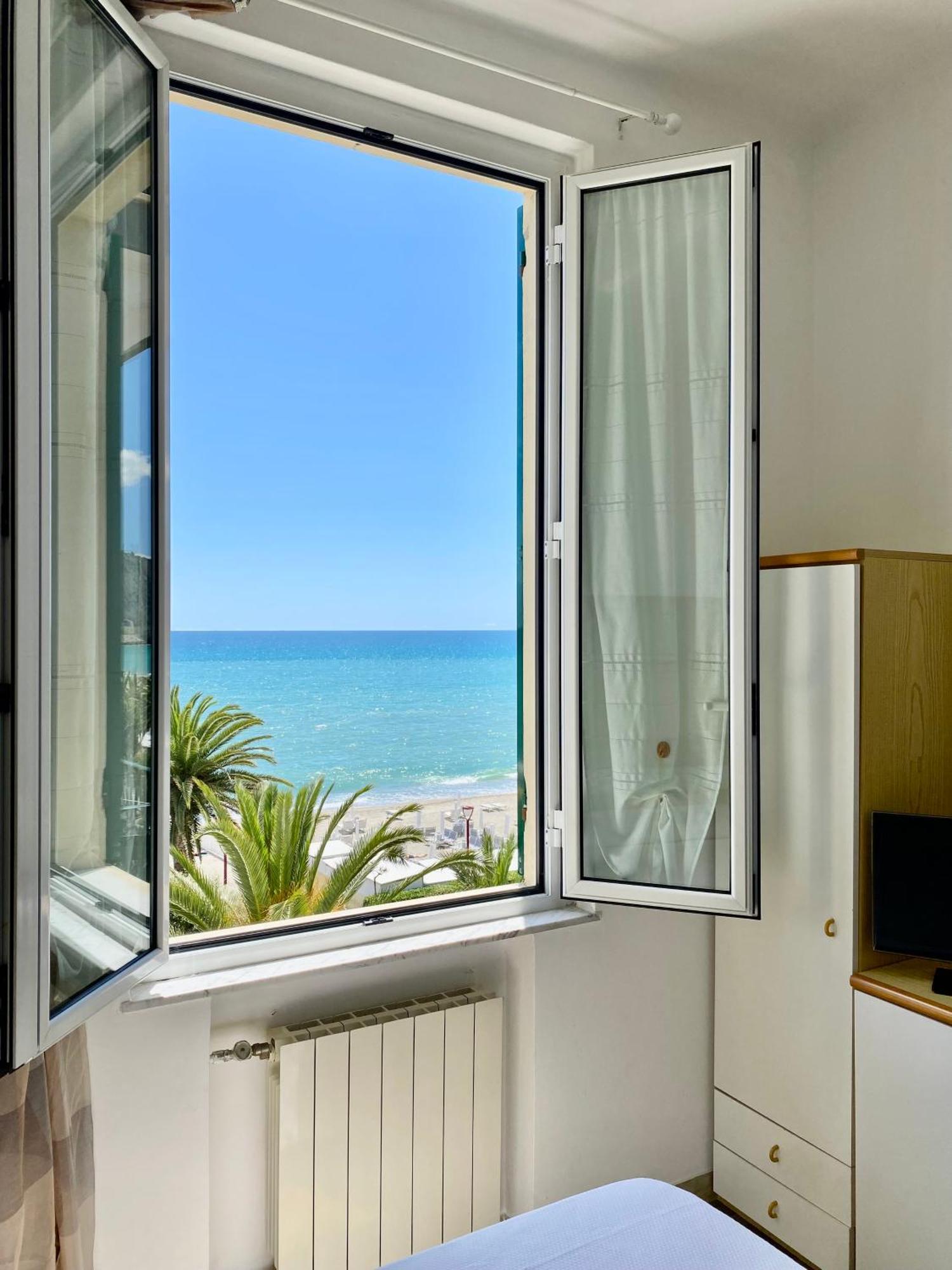 Hotel Gambone Finale Ligure Exterior foto